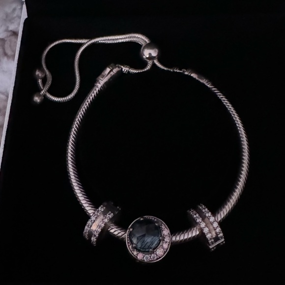 Pandora slider bracelet with charms - Picture 3 of 3